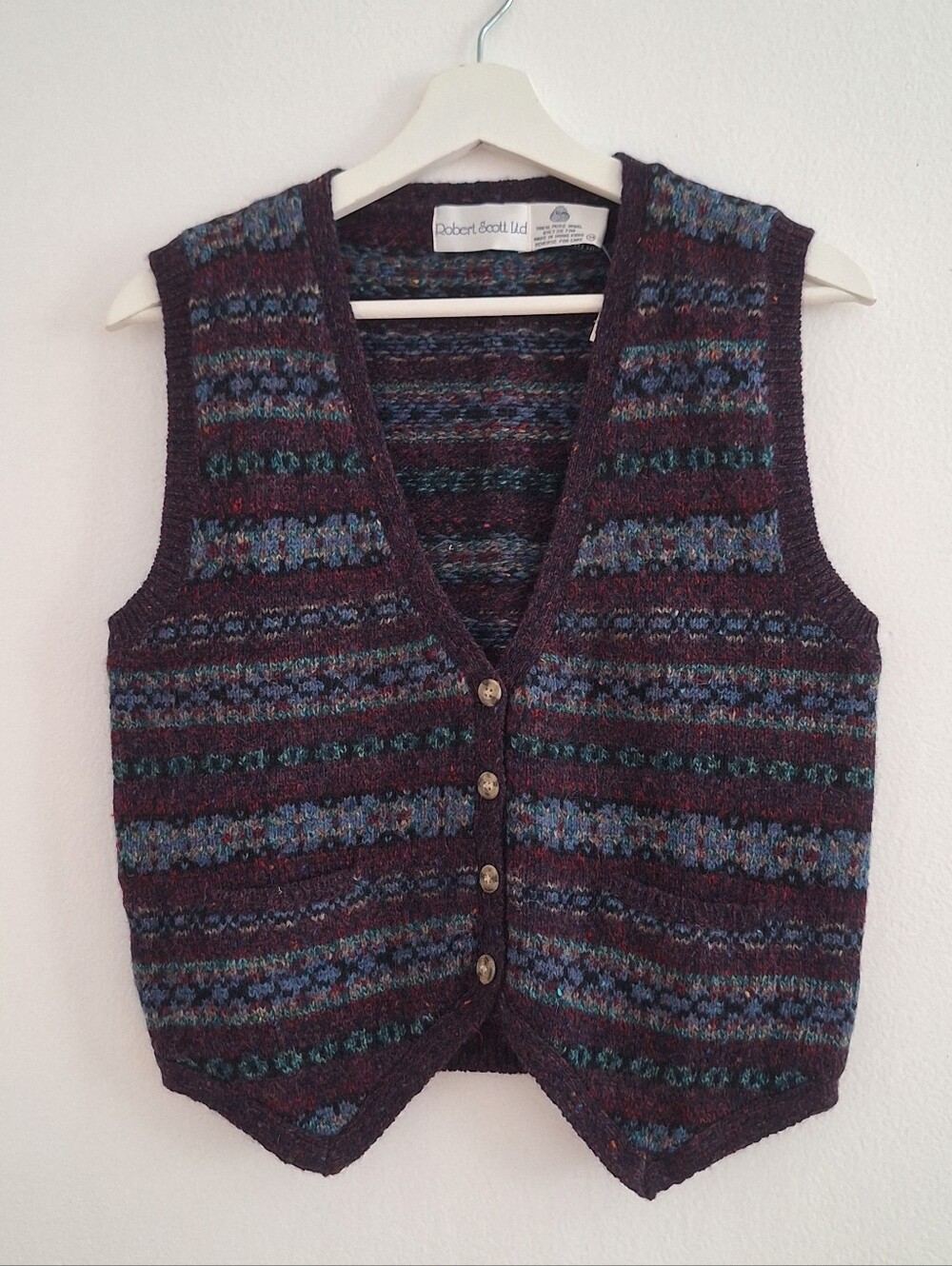 NWT Robert Scott Ltd. Women's Burgundy Patterned V-Neck Knit Vest